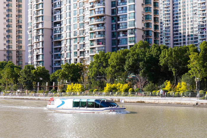 苏州河上的游船。 普陀区文旅局 供图