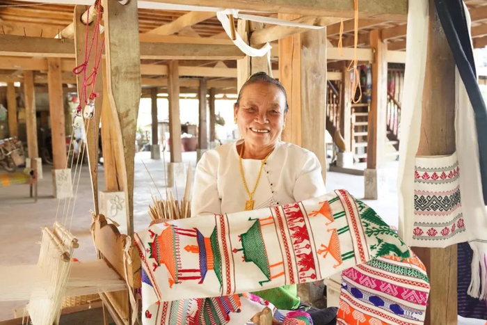 傣族纹样是傣族文化的瑰宝，以其独特的线条和图案展现出傣族的审美观念和生活哲学。陶艺云 摄