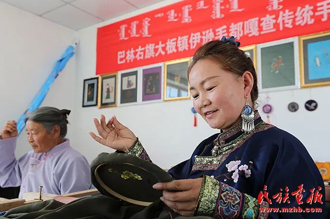 　　▲在国家民委倾情帮扶和巴林右旗各族干部群众的共同努力下，2019年12月25日，巴林右旗退出国家级贫困旗县行列。