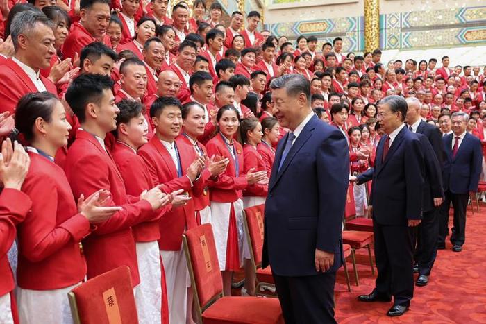 △2024年8月20日，习近平总书记在人民大会堂接见第33届夏季奥林匹克运动会中国体育代表团全体成员。