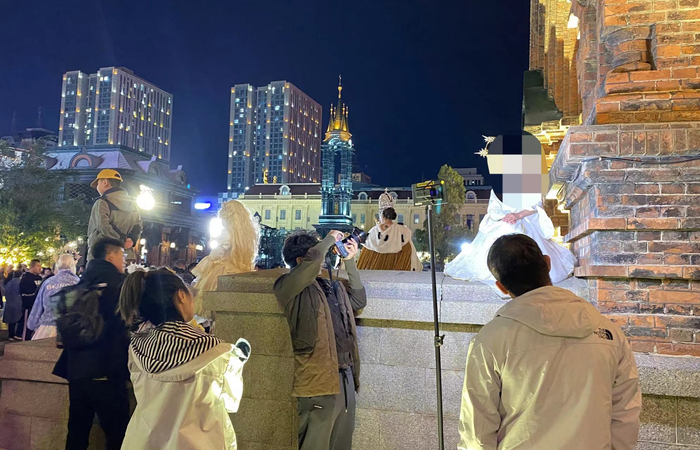 索菲亚教堂到处都是旅拍摄影师 时代周报 李杭/摄