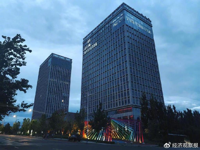 黄昏刚刚开灯的智创城