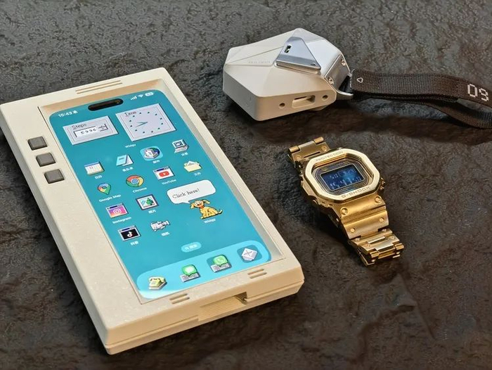 Macintosh Phone 图源：不客观实验室