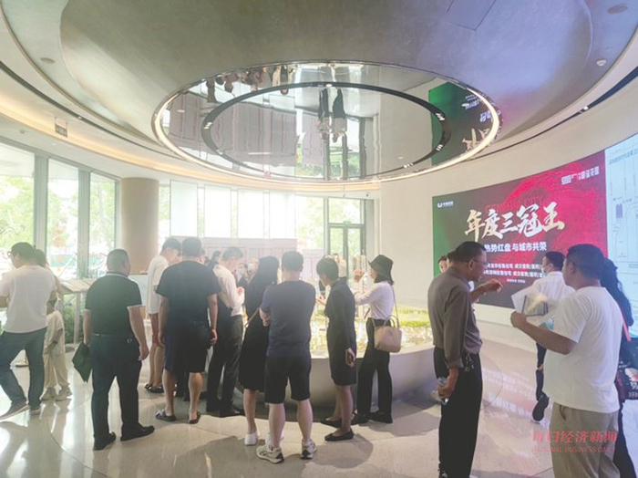 龙华区中洲迎玺花园营销中心现场。&nbsp;每经记者 陈荣浩 摄