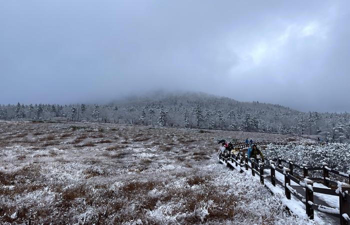 凤凰山以雪迎客