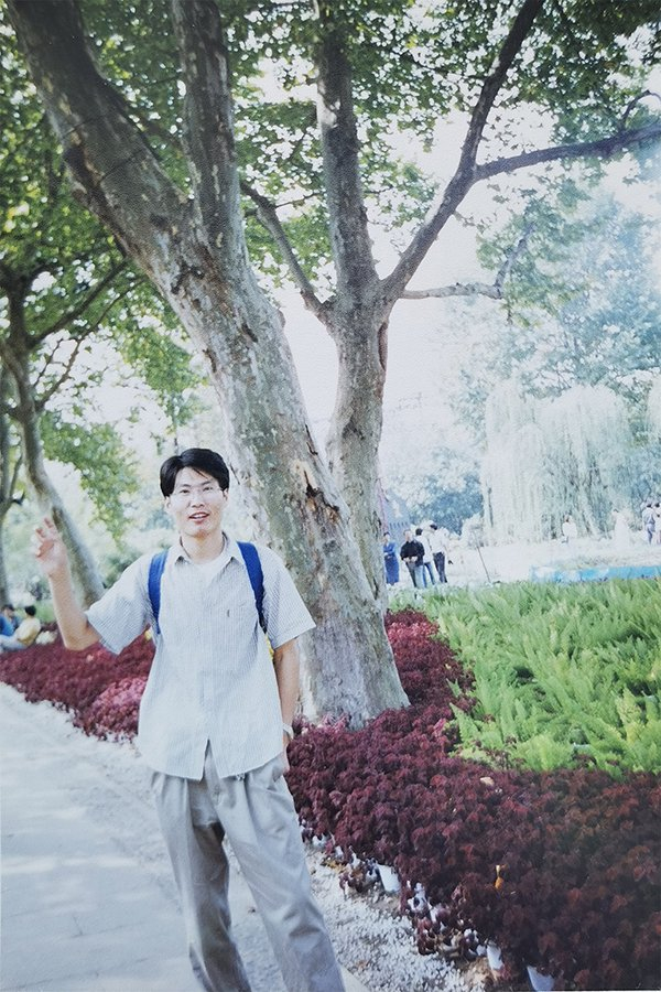 2000年左右苏志强随信寄给曹国相的照片，这张照片曹国相一直保留着。 受访者供图