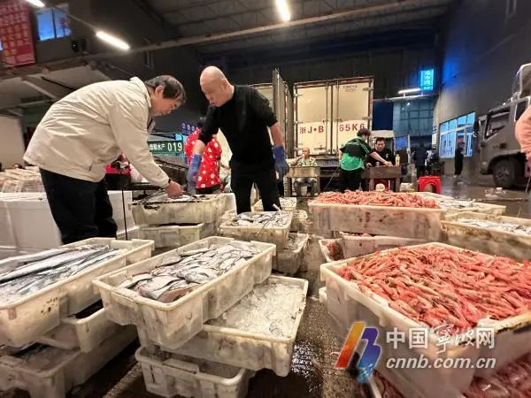 海鲜交易场景。何晴/摄