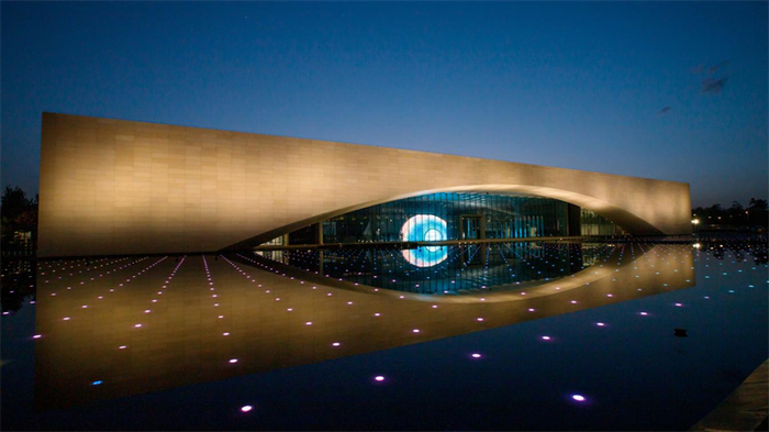 被市民称为“雄安之眼”的雄安城市计算中心，是城市的“智慧大脑”，这里藏着一座新城的每一个智慧场景。雄安集团供图