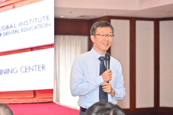 黄懽医生在gIDE国际种植大师班十五周年庆典上发言