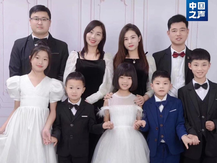 杨妞花一家和姐姐桑英一家