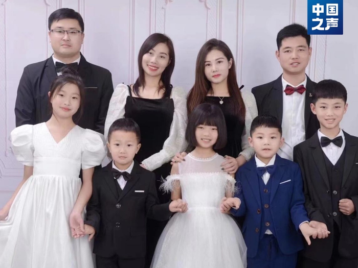 杨妞花一家和姐姐桑英一家