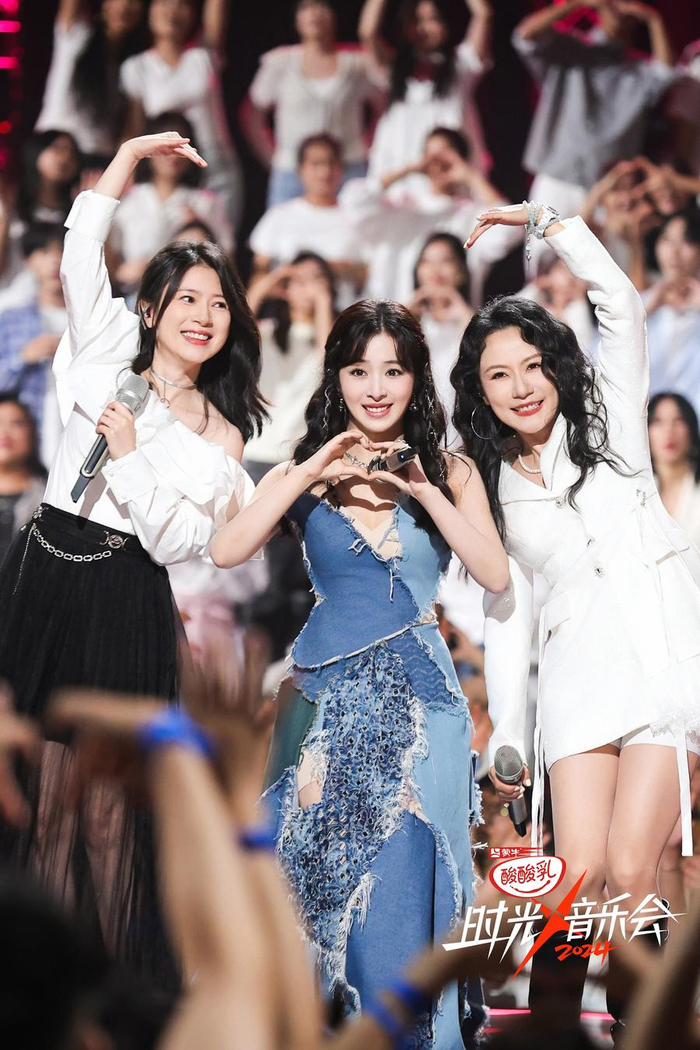 Strings组合和张含韵时隔20年，同台演唱《璀璨冒险人》