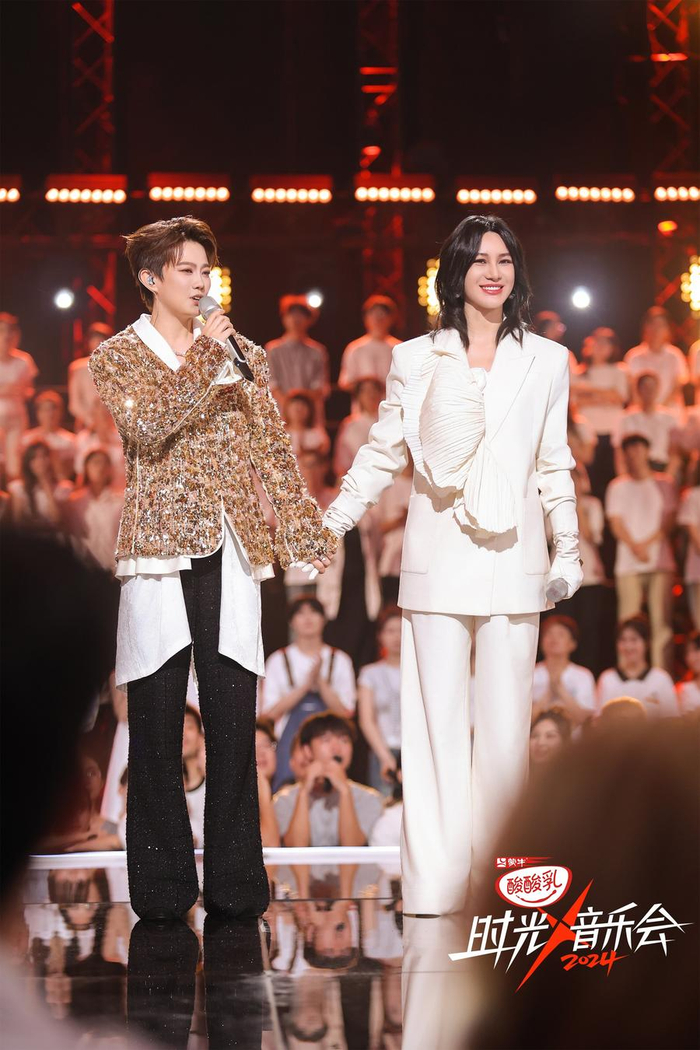 刘力扬、尚雯婕唱起《如果没有你》，两人在歌曲结尾更是默契更改歌词，唱出“一样在想你”