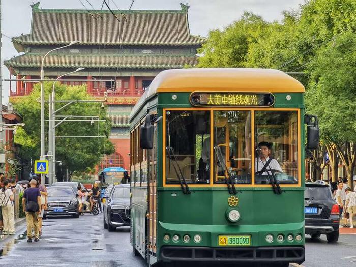 北京大美中轴线观光巴士。北京市交通委/供图