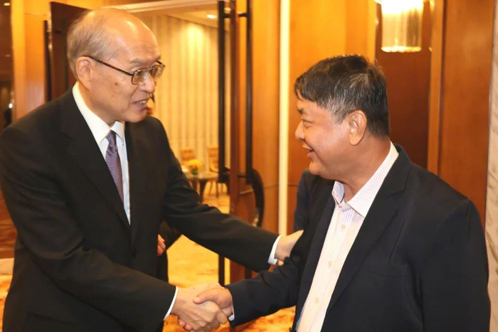 第19届亚太首席大法官会议期间，张军会见缅甸联邦最高法院首席大法官查泰。