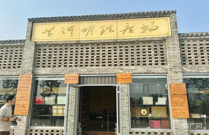 黄河明珠广场（央广网记者 李舜 摄）