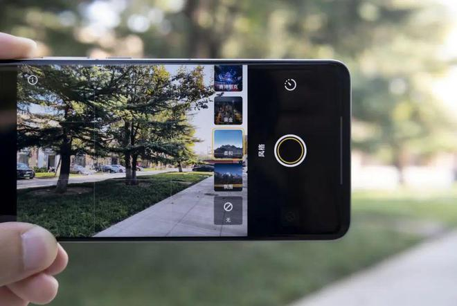 全新的【风光】模式中新增的两种摄影风格｜图片来源：极客公园