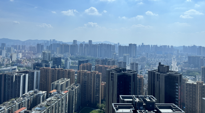 深业上城学府所在的非限购区龙华，是深圳新房供应量最大的区域之一，时代周报摄