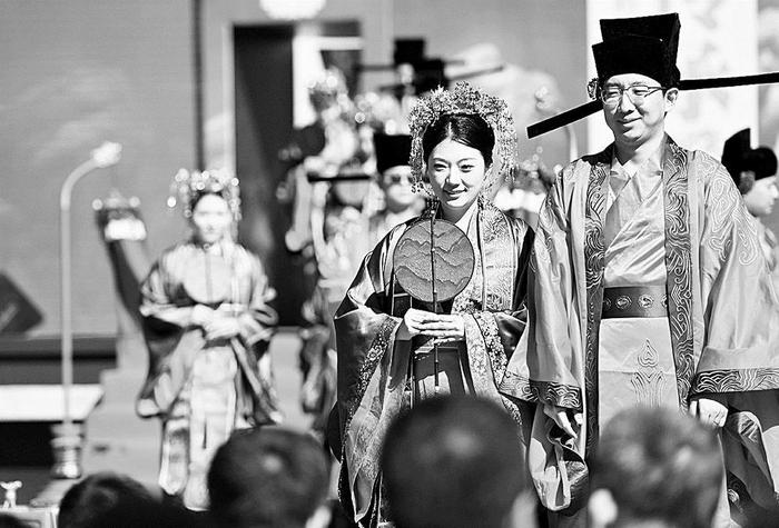 从公交婚车说起