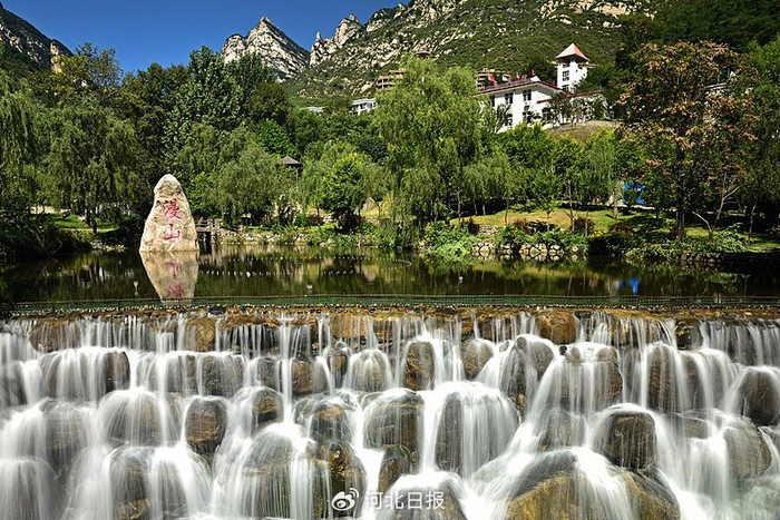 漫山花溪谷景区。图源视觉中国