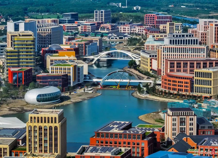 图片 | 本文图片来自上观新闻、上海政府网站