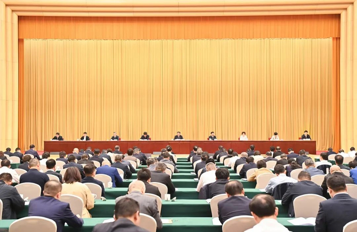 10月15日上午，全市“三攻坚一盘活”改革突破暨深化国资国企改革工作推进会召开。记者 苏思 摄/视觉重庆