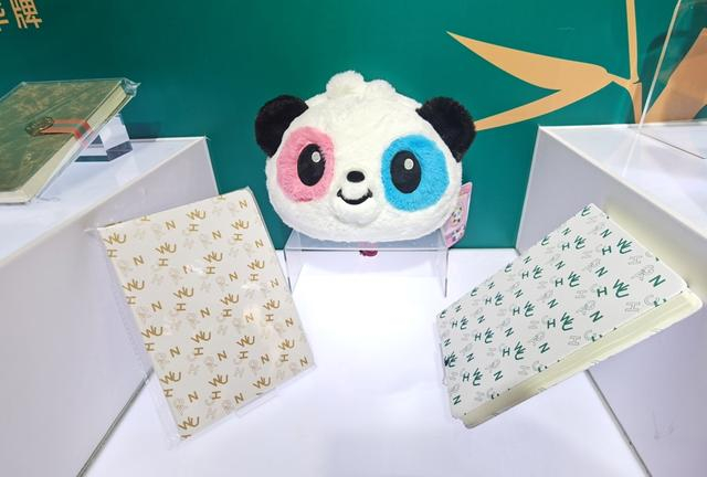 熊猫“哒哒”。 陈玺撼摄