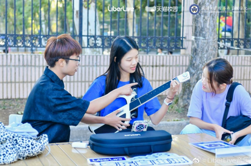 　　图3. 开学季社团现场试玩