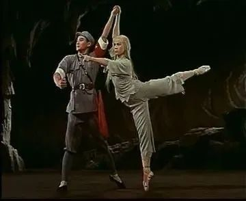 至今，芭蕾舞剧《白毛女》的海内外演出总场次已超2000场，上海芭蕾舞团每一代首席和主要演员都要从喜儿、大春、白毛女开启他们的艺术生涯。