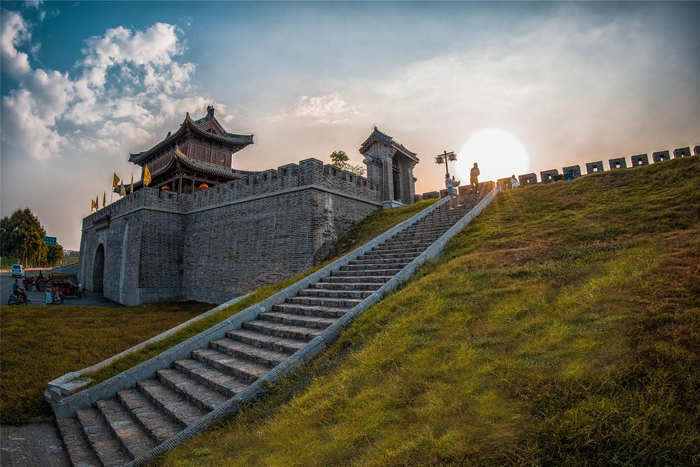 寿县古城定湖门。（资料图片）本报记者 朱 芳 罗广心 柏 松 摄