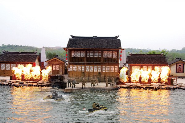 沙家浜景区实景剧《芦荡烽火》。图自官网