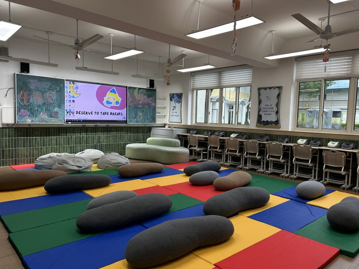 竹园小学的学生午休室