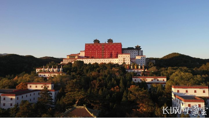 图为普陀宗乘之庙。长城网·冀云客户端记者 陈志洋 摄