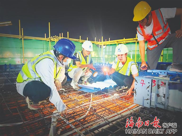 海南咨询集团下属华建监理公司工程师严格履行监理职责，保障省重点项目儋州滨海未来社区按期封顶。