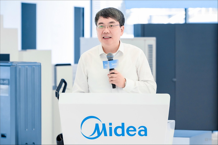 华中科技大学教授、中国科学院院士丁汉