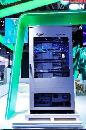 嘉实多展出与中宏科创共同研发并经北京鉴衡认证的浸没式储能一体机