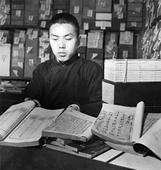 琉璃厂书商赫达·莫里逊 摄