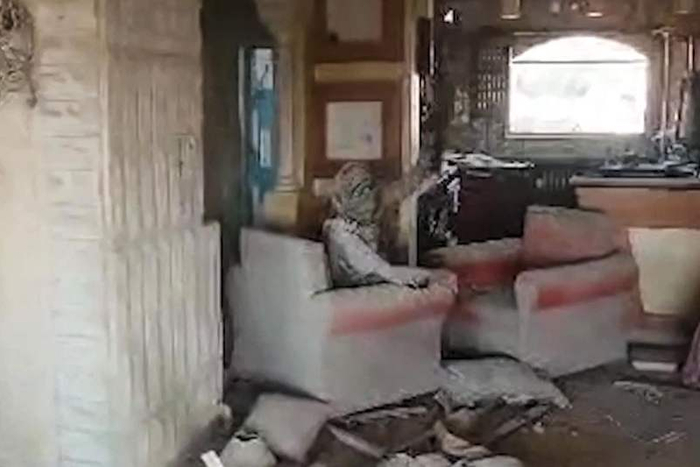 当地时间2024年10月17日，加沙地带，哈马斯领导人辛瓦尔被打死前画面曝光。图/视觉中国