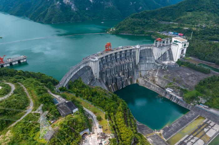 ▲清江隔河岩水电站 摄影：崔徐波