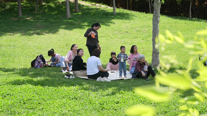 游客在景区游玩