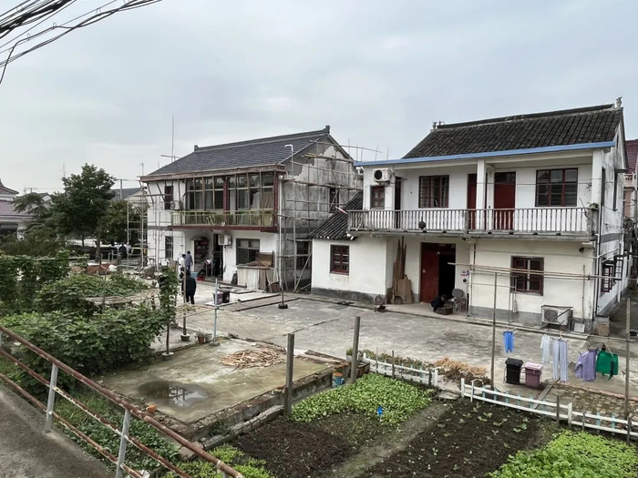 青浦区田山庄村，一处民宅正在装修