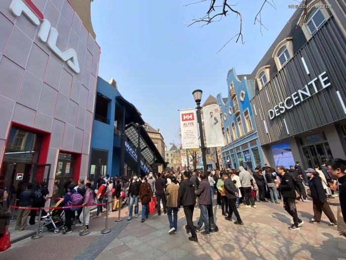 ● 国庆假期的沈阳王府井奥莱