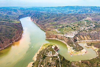 山西省忻州市偏关县老牛湾风光。