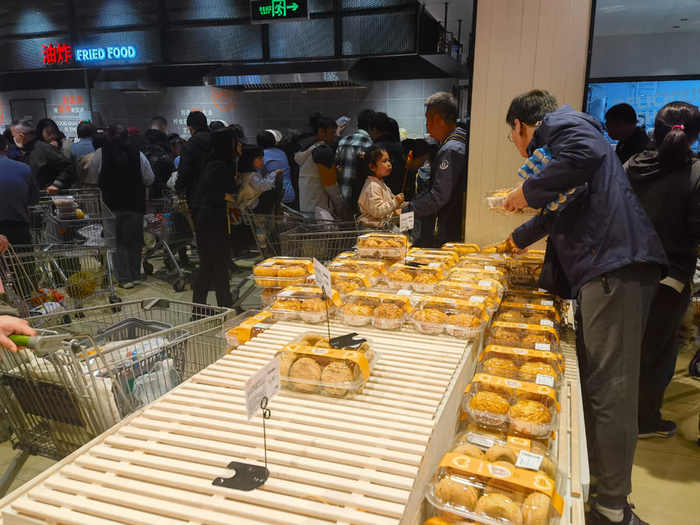 烘焙区的产品颇受消费者欢迎。