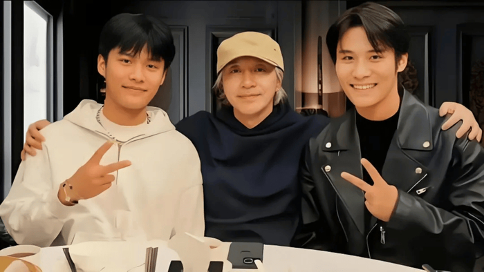 ▲大小杨哥与周星驰合影，图源抖音