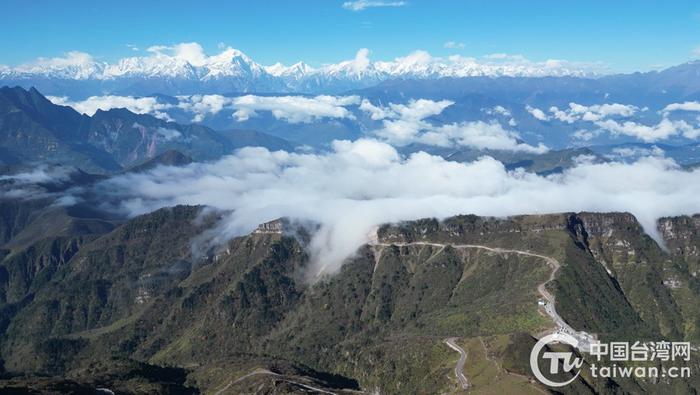 在牛背山可欣赏雪山、云海美景。（中国台湾网记者 吴晓龙 摄）