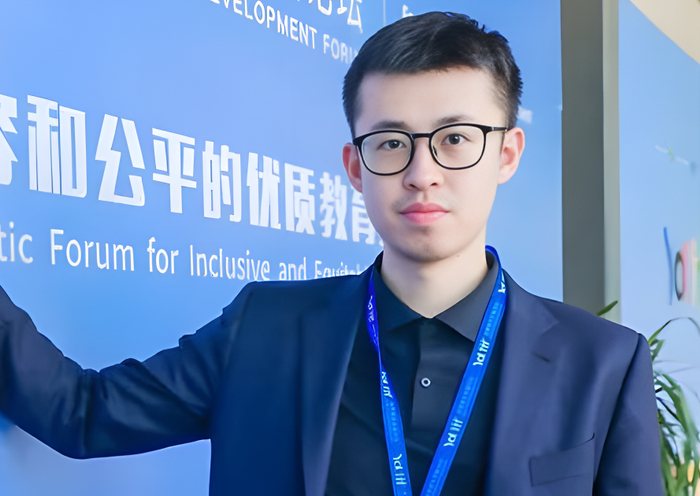 丁思榕 来源：网络