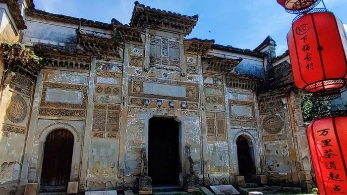这是位于武夷山市下梅村的邹氏家祠。陈文杰摄（新华社发）