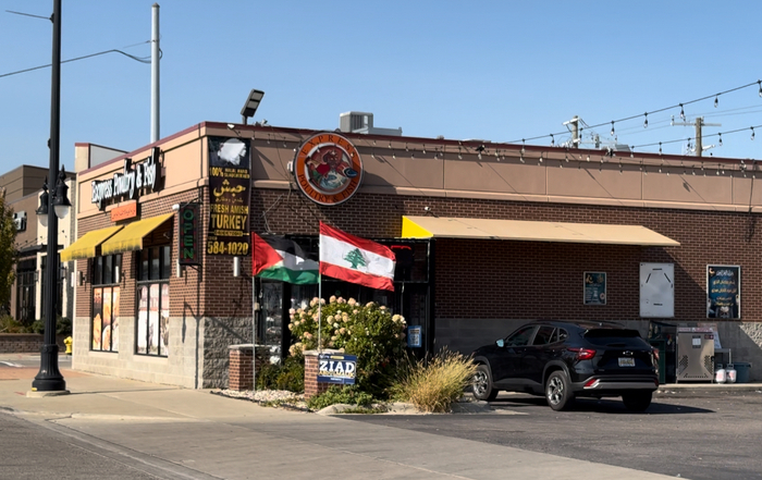 图为迪尔伯恩市街景。许缘摄