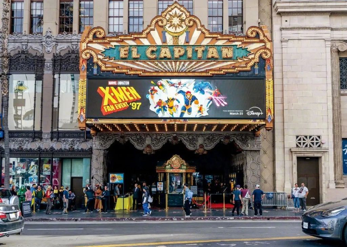 2024年3月13日，美国加州好莱坞一家剧院外景。图/视觉中国